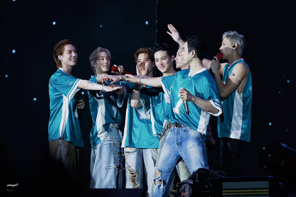 markiuu_'s tweet photo. 10 years being in the nest, i’m promise I will never leave. GOT7 are my home and they always will be 💚🐥. No matter where I go, I will always return to my home 🤍.  @GOT7Official 

#GOT7 #갓세븐 https://t.co/mY1dO0GphN