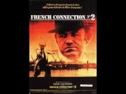merlinpapin3's tweet photo. .@FredOL69007 #AnecdoteCinéma sur le film #FrenchConnectionII , Gene Hackman a failli renoncer à ce film. Il estimait que le délai entre la sortie du premier et la suite nuirait à ses chances de succès. Dans le commentaire du DVD, Hackman a suggéré que c'était la raison du succès décevant du film au box-office.

Le cri mémorable de Doyle « Mickey Mantle est nul ! » pendant la séquence de sevrage brutal fut une source de nombreux ennuis pour les cinéastes et leur service juridique. Le producteur Robert L. Rosen dut retrouver Mickey Mantle pour obtenir son autorisation pour cette référence. Après un long appel téléphonique, Rosen se rendit chez Mantle à Dallas avec une copie du film, qui fut projetée pour lui et son avocat. Lorsque Gene Hackman prononça cette réplique, Mantle surprit Rosen non seulement par un éclat de rire, mais aussi par l'insistance qu'ils regardent le reste du film, tant lui et son avocat l'appréciaient. Mantle signa plus tard avec joie une renonciation à la diffusion et la réplique resta dans le film.

La villa d'Alain Charnier est le même bâtiment utilisé dans le film original, French Connection (1971) .

Pour la version française du film, le personnage de Popeye a reçu un fort accent américain afin de donner du sens aux séquences où il rencontre des problèmes linguistiques, non sans quelques absurdités. Par exemple, il n'a aucun mal à argumenter longuement et clairement en français avec les policiers locaux, mais ne trouve pas le moyen de commander un simple verre de whisky.

C'est le premier film de l'histoire d'Hollywood à avoir un titre suivi d'un simple chiffre (par exemple, 2). Le Parrain 2 fut la première suite à avoir un numéro, mais il était précédé de « Partie ».

Après ce film, la 20th Century Fox prévoyait un troisième film « French Connection ». Gene Hackman devait à nouveau incarner « Popeye » Doyle, avec le comédien Richard Pryor comme partenaire à l'écran. Prévu pour une sortie en 1979, le film n'a jamais vu le jour, probablement en raison d'un échec inattendu au box-office.

Eddie Egan , le véritable policier new-yorkais qui a servi de base au personnage de Jimmy Doyle dans French Connection (1971) , a réellement passé un essai pour les Yankees dans sa jeunesse et a joué aux côtés d'un Mickey Mantle alors inconnu .

La scène au bar avec André Penvern dans le rôle du barman a été entièrement improvisée. C'était aussi la scène finale tournée lors de la dernière nuit de tournage.

Chaque fois que Fernando Rey parle français dans le film, sa voix est doublée par un acteur français.

Ed Lauter et Gene Hackman étaient les seuls membres américains du casting.

Selon le producteur Robert L. Rosen , la réécriture non créditée du scénario par Pete Hamill a eu lieu sur trois jours peu avant le début du tournage et pratiquement tous les dialogues prononcés dans le film ont été écrits par Hamill.

La boisson verte que le barman se verse est une liqueur de Bayonne, en France, appelée Izarra Verte.

Dans la dernière course-poursuite, deux plans sont censés être pris à la première personne de Gene Hackman . Le poignet visible est nu et est manifestement celui d'un caméraman. Gene Hackman portait une veste de sport et son poignet était entièrement couvert.

Le scénario original prévoyait que Doyle et Russo se rendaient en France. Lorsque Russo était tué par les hommes de Charnier, Doyle cherchait à se venger de Charnier. Cependant, Roy Scheider, déjà en tournage sur Les Dents de la mer, n'était pas disponible. Le scénario a donc été modifié et l'histoire de l'addiction de Popeye à l'héroïne a été intégrée au scénario et au film final.

Lors de sa sortie en Grande-Bretagne, environ quatre mois après sa sortie américaine, ce film était curieusement annoncé non pas sous le nom de « French Connection II », mais sous celui de « French Connection, numéro 2 », et a été cité comme tel dans plusieurs critiques (certaines commentant même le changement de titre). Cependant, les spectateurs britanniques qui ont vu le film ont découvert que le titre était toujours « French Connection II » avec des chiffres romains et sans article défini. Depuis, il est toujours désigné par son titre à la télévision, ainsi que dans ses versions vidéo et DVD.