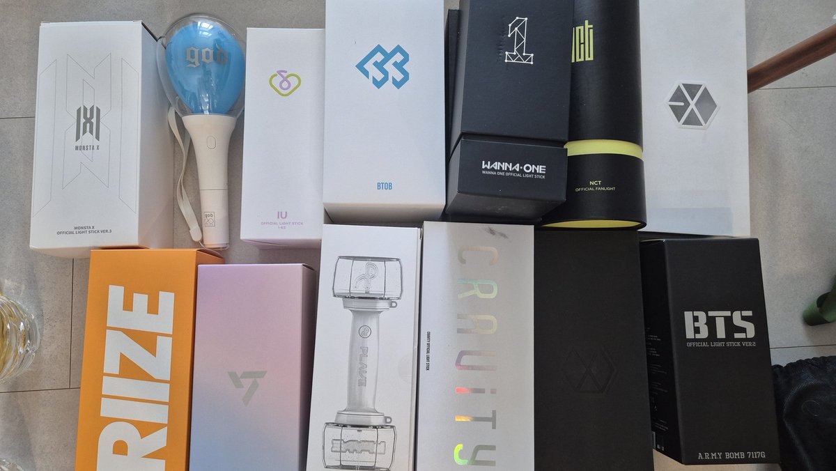 handi2322's tweet photo. 아이돌 응원봉 구해요~!
부산은 직거래 가능하고 다른지역은 택배로 가능합니당.

가수 안가리고 모두 매입중입니다..!

#아이돌 #응원봉 https://t.co/5VNRcgBi5J