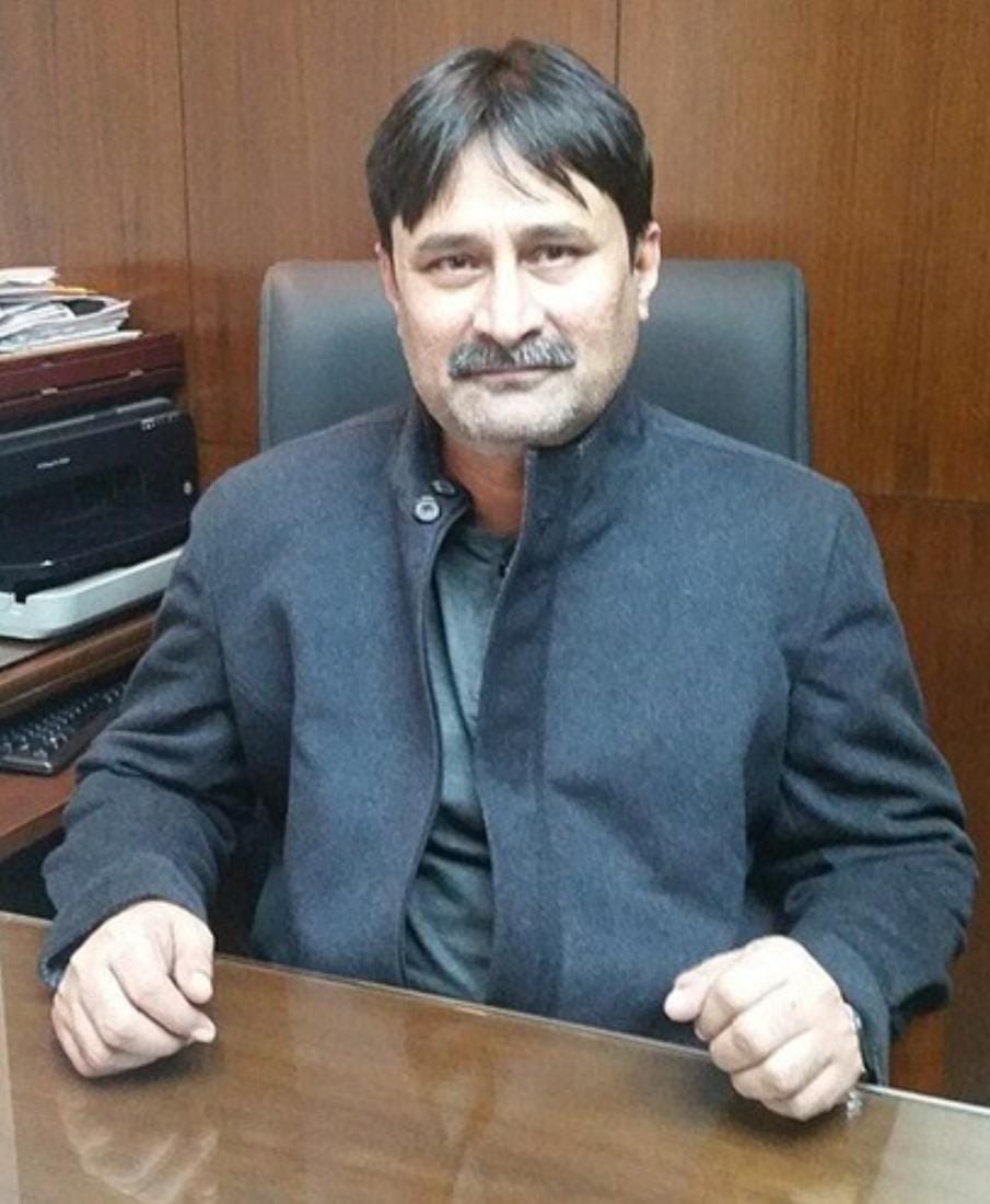 snsinghbjp's tweet image. काल का गाल बहुत निष्ठुर होता है उसे न उम्र देखना है न समय !
राष्ट्रीय सहारा के समूह संपादक, हमारे अभिभावक डा. विजय राय जी का आज सुबह हृदयाघात से नोएडा में निधन हो गया। परमात्मा से पुण्य आत्मा की शांति के लिए प्रार्थना करते हैं। 
ओम शांति 🙏🙏