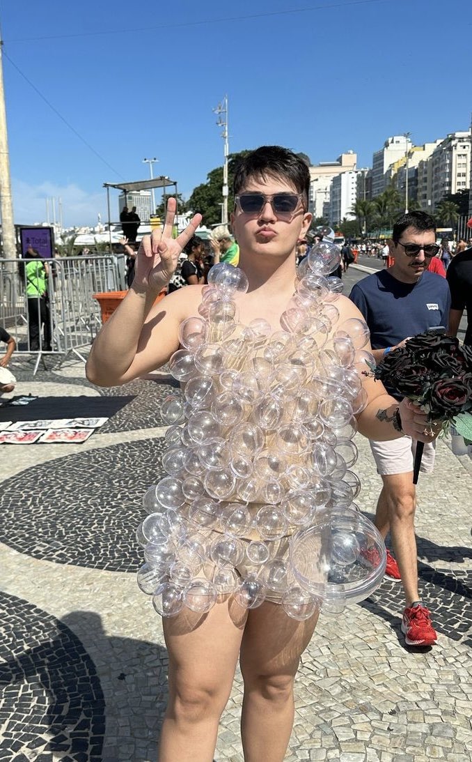 Andywindbird's tweet image. This is a homage to my younger self, the 16 year old boy who fell in love with @ladygaga when saw her wearing bubbles on a stage and decided he would do the same some day 🫧🫧🫧Thanks, mother #monstersneverdie #gahacabana #MonsterPit