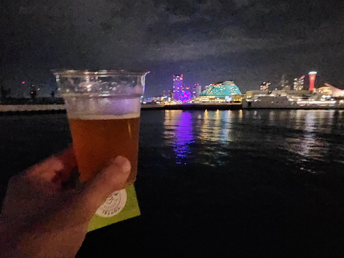 昨日は終演後、神戸の夜景見ながら会場外でやってたビアフェスのビール飲んで、今日は阪神甲子園球場でOh well. Let's have a drink。
あいみょん、めっちゃビール日和です！
<a href="/aimyonGtter/">あいみょん 🦭</a> 
#ドルアパ神戸