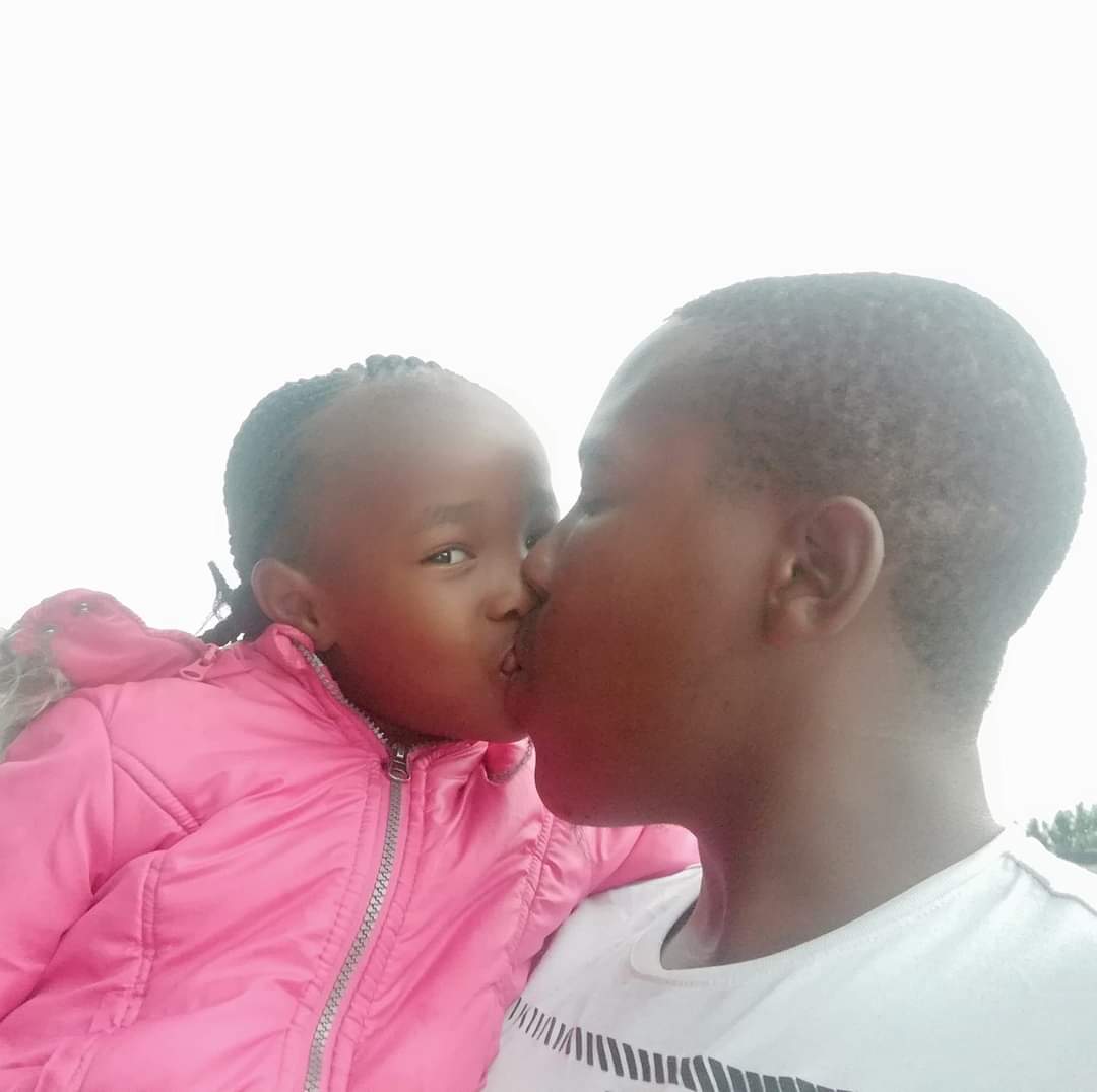 SamkelisoSimel3's tweet photo. @Buhlenomuhle Daddy's ANGEL https://t.co/FVKTvBpDfl