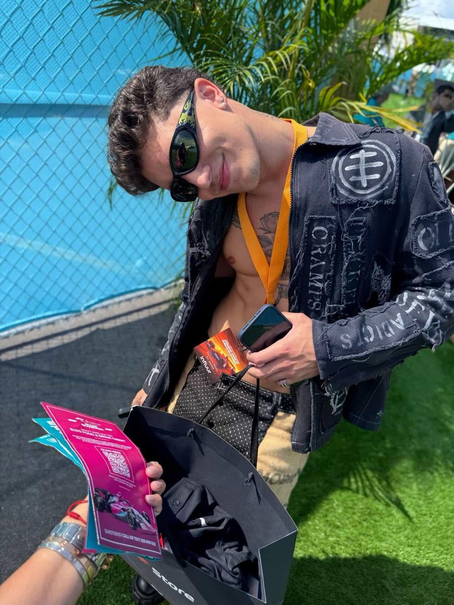 damon_jf's tweet photo. João Ferreira en la Formula 1 🔥🏎️
#F1 #Formula1 #Tendencia #Miami #JoaoFerreira #Brasil 
📲 IG: jaoferreira 
📲 TikTok: jaoferreira https://t.co/aBFRKyPie6