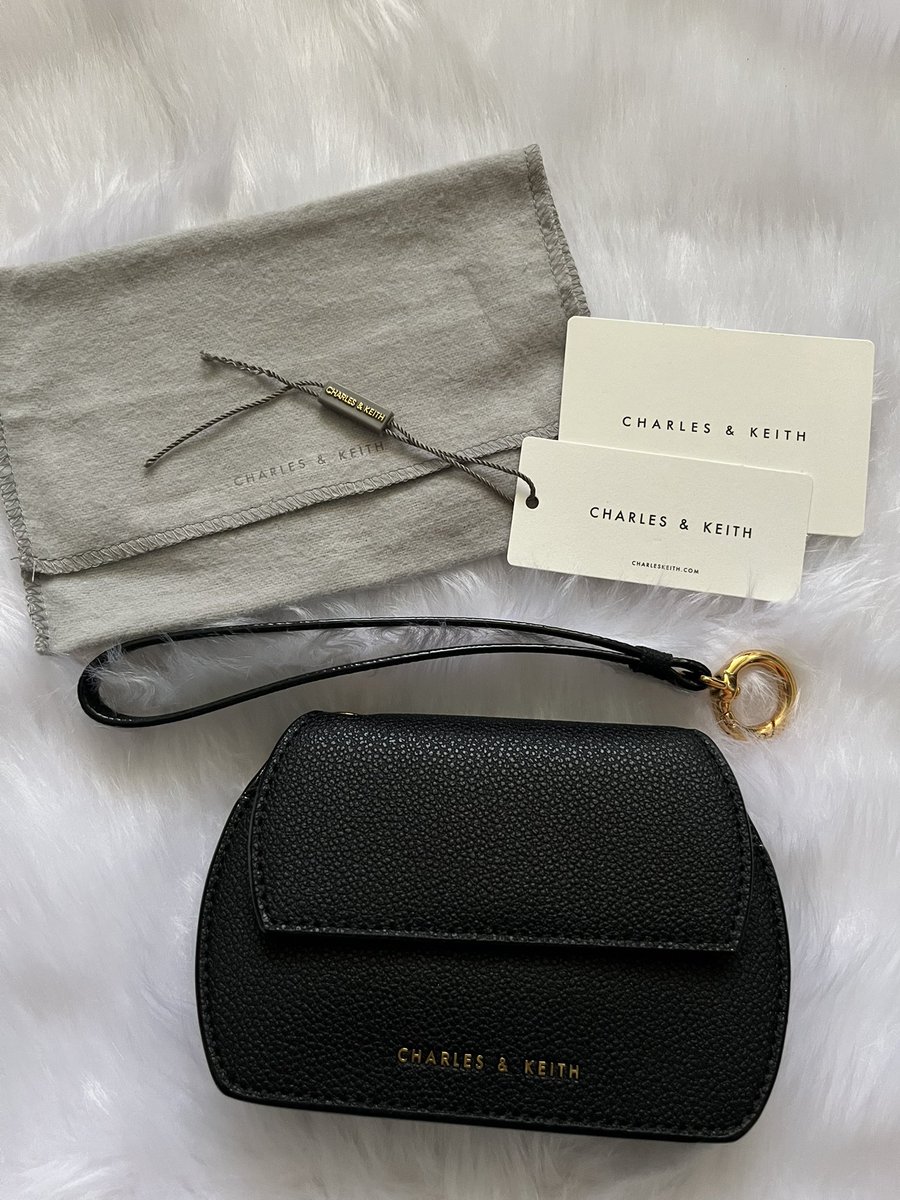 _soooyarabbit's tweet photo. WTS | LFB PH 🎀

Charles &amp; Keith Selby Wrislet
୨ৎ Orig Price: 1,800
୨ৎ Selling Price: 1,000 + sf
୨ৎ Good as new/once lang nagamit
୨ৎ With Box and Dust bag
୨ৎ Can send video of condition for sure buyer ☺️

MOP: Gcash
MOD: JnT

🏷️charles &amp; keith selby wrislet cnk wallet c&amp;k wts https://t.co/Xc491A2E73