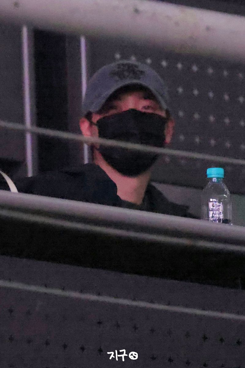 250504 와장창 막콘
#신광일 #LUCY #루시 

🥹🥹🥹🥹