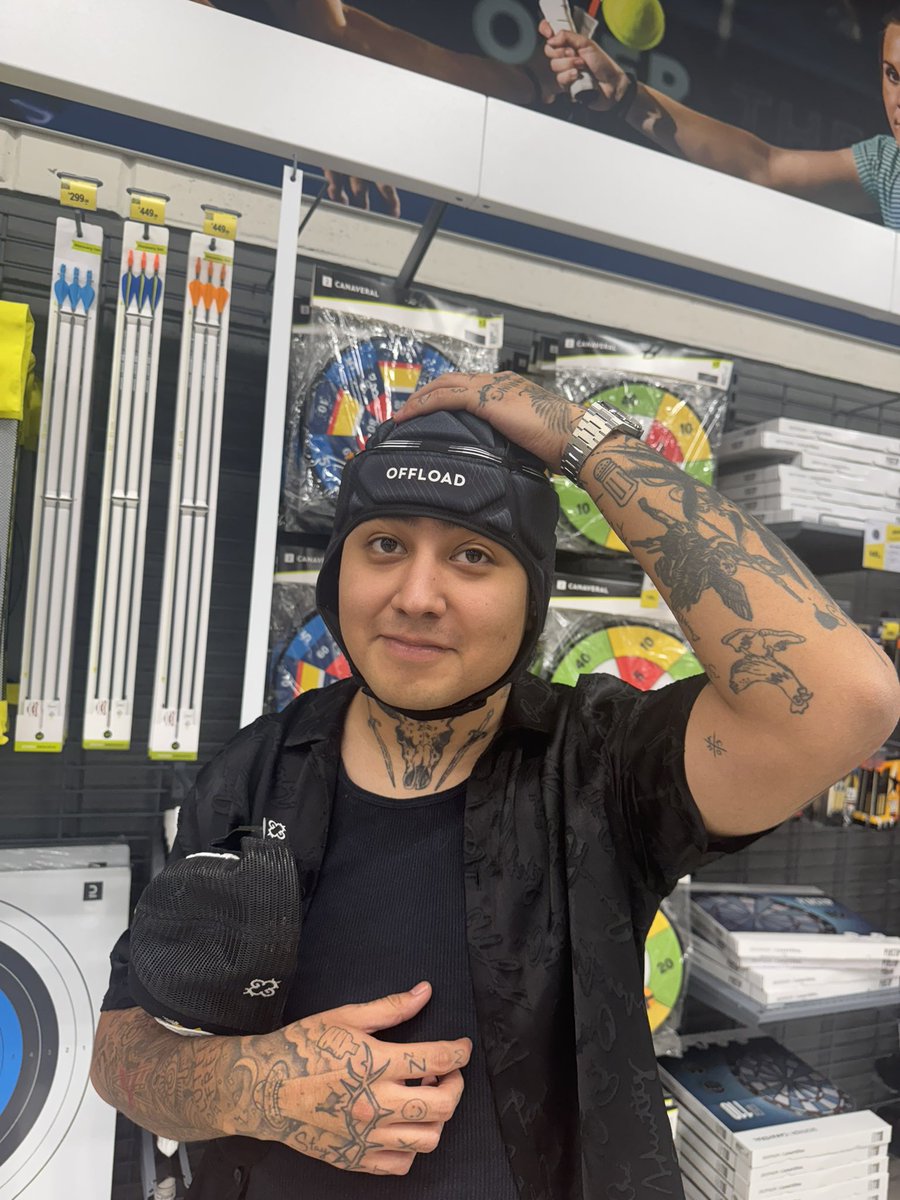 Latesitoo tweet media