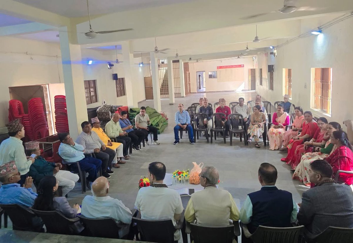 SGnepal's tweet photo. भारतको भोपालमा आज बिहानैदेखि नेपाली दाजुभाई दिदीबहिनीहरूसँग निरन्तर अन्तर्क्रियामा छौँ।‌ नेपाल प्रतिको उहाँहरुको चिन्ता र  माया अपार छ।‌
#India #Nepal #Bhopal

@ToshimaKarkiDr https://t.co/C035XpCggN