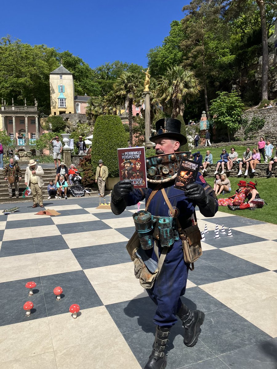 Day one at <a href="/Portmeirion/">Portmeirion</a> for the steampunk authors 🥰