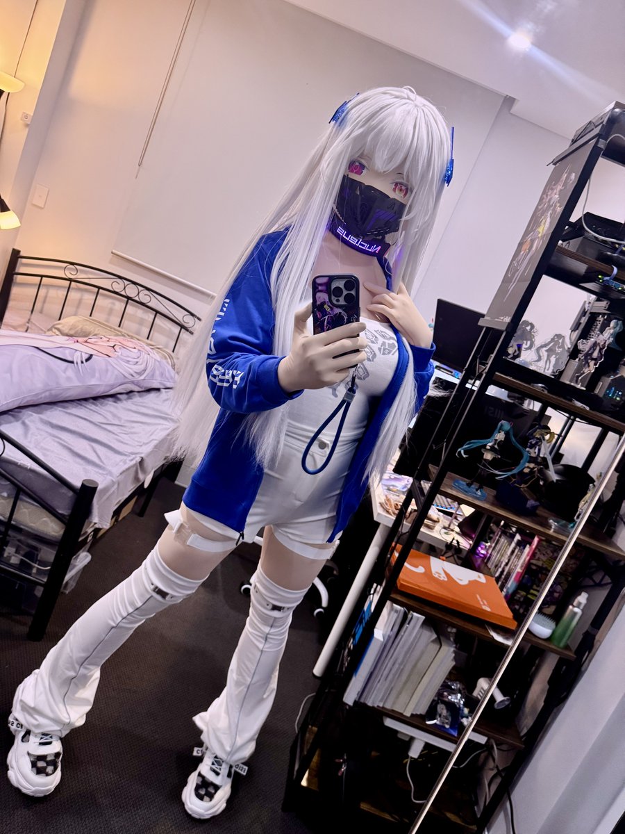 i0ntempest's tweet image. Routers switches APs NASes servers!
Rate my homelab
#kigurumi #homelab