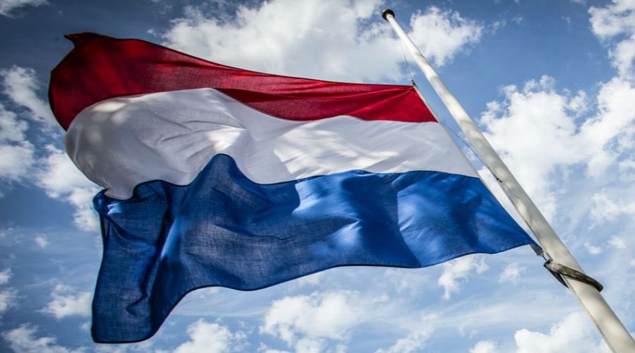 Vandaag sta ik stil bij allen die hun leven gaven voor onze vrijheid. We herdenken de slachtoffers van de Tweede Wereldoorlog en van oorlogen en vredesmissies daarna. Hun offers en moed blijven ons inspireren en verplichten hun idealen levend te houden.