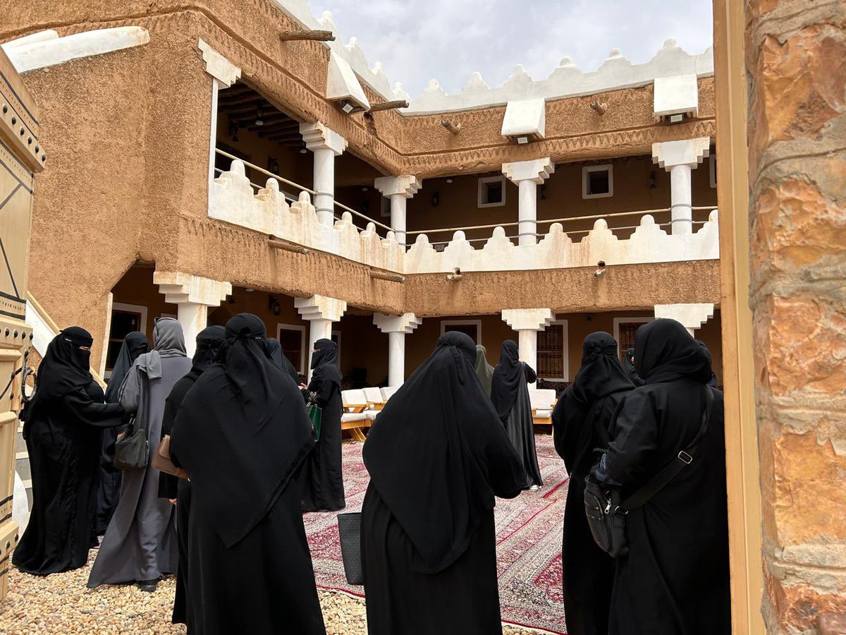 نسيم الطويهر (@naseem_aat) on Twitter photo رحلة صباحية لمشاركي
#مهرجان_الحرفة_الدولي_بالزلفي
صباح جميل بين ذكريات الماضي وعبق تاريخ تلك الأيام الجميلة زمن الأباء والأجداد كانت من أجمل الأوقات
#شكراً
<a href="/Oldalaqah/">علقة التاريخية بالزلفي</a>
<a href="/ealaqa11/">قرية علقة التراثية بالزلفي 🇸🇦</a>
<a href="/Tiin6_6/">بيت العارضي التراثي 🌴</a>
#الفرهود
#السيف
#عام_الحرف_اليدوية_2025 رحلة صباحية لمشاركي
#مهرجان_الحرفة_الدولي_بالزلفي
صباح جميل بين ذكريات الماضي وعبق تاريخ تلك الأيام الجميلة زمن الأباء والأجداد كانت من أجمل الأوقات
#شكراً
<a href="/Oldalaqah/">علقة التاريخية بالزلفي</a>
<a href="/ealaqa11/">قرية علقة التراثية بالزلفي 🇸🇦</a>
<a href="/Tiin6_6/">بيت العارضي التراثي 🌴</a>
#الفرهود
#السيف
#عام_الحرف_اليدوية_2025