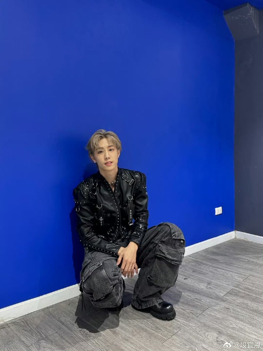 250504 Mark’s Weibo Update (1/5)

“Here are 18 photos from Nestfest Bangkok~ I’m really thankful to everyone! 💚 These past two days were full of happiness. I hope you’re all looking forward to my new song! coming 🔜”

#GOT7_NESTFESTinBKK
#GOT7_NESTFEST
#MarkTuan #Mark #段宜恩