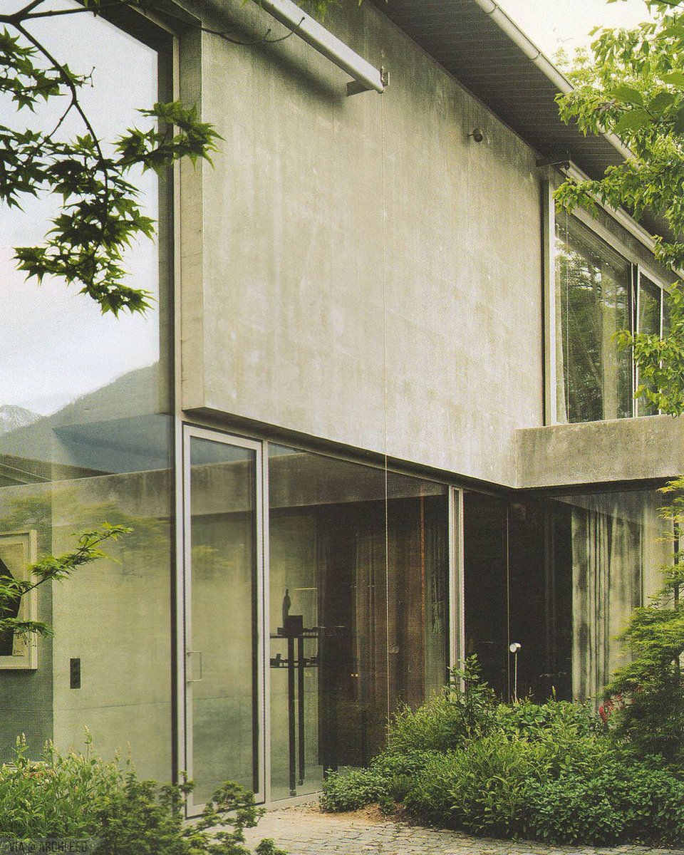 Archfeed_'s tweet photo. Zumthor House by PETER ZUMTHOR
Home and Studio
📍Haldenstein, Graubünden, Switzerland🇨🇭

©️📷Photography:Peter Zumthor 1985-2013, Buildings and Projects Volume 03″, Scheidegger &amp; Spiess, Zurich,  2014,
Walter Mair, Hélene Binet, Hans Danuser, Pietro Savorelli https://t.co/gPFXpt4Qps