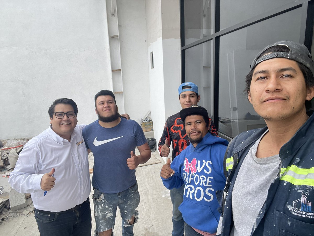 eduardo_carrera's tweet photo. La transformación judicial no se promete desde un escritorio, se construye en las calles, escuchando al pueblo 👨🏻‍⚖️🇲🇽✅ 

¡Seguimos recorriendo TODO el Distrito 2! 

#CarreraPorLaJusticia ⚖️ #Tijuana #Tecate #Rosarito #BajaCalifornia https://t.co/DhESzUaxac