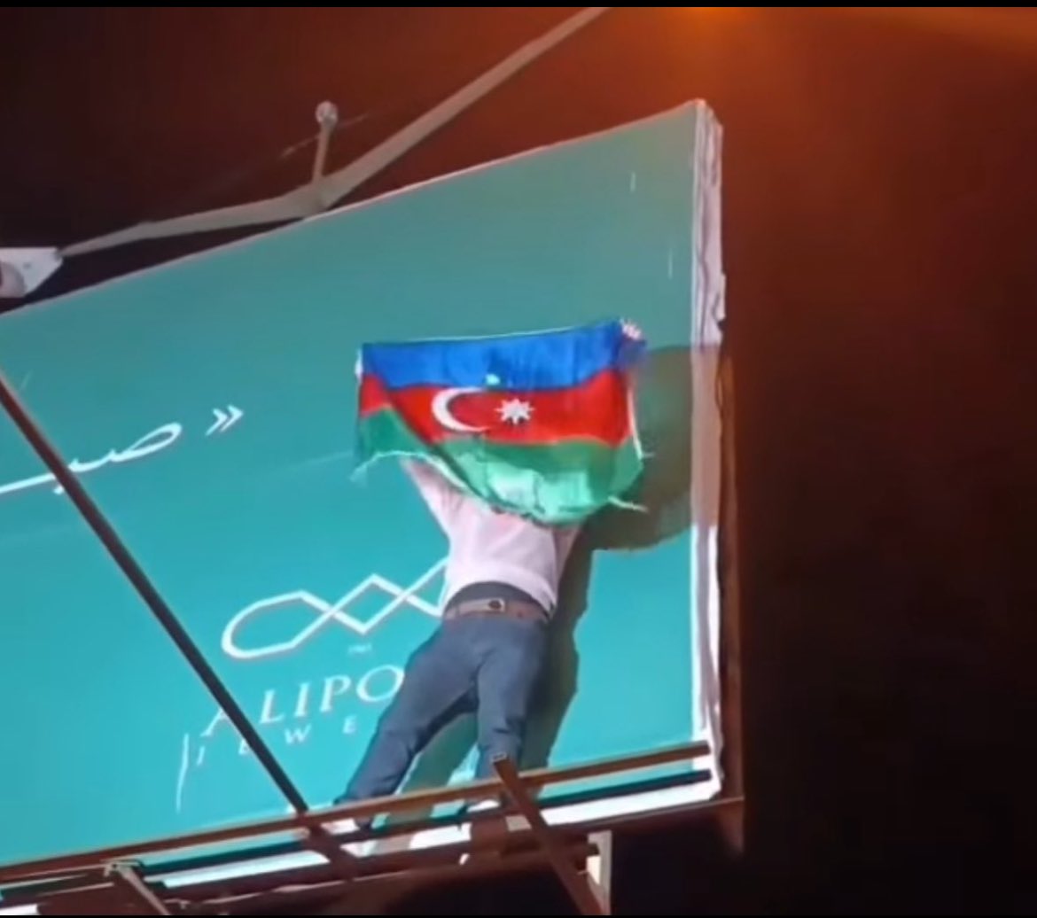 دلیل اصلی نفرت ما از این تخم حرام ها 

خیانت پیشگی در ملأ عام…

#بیماری_پانترکیسم