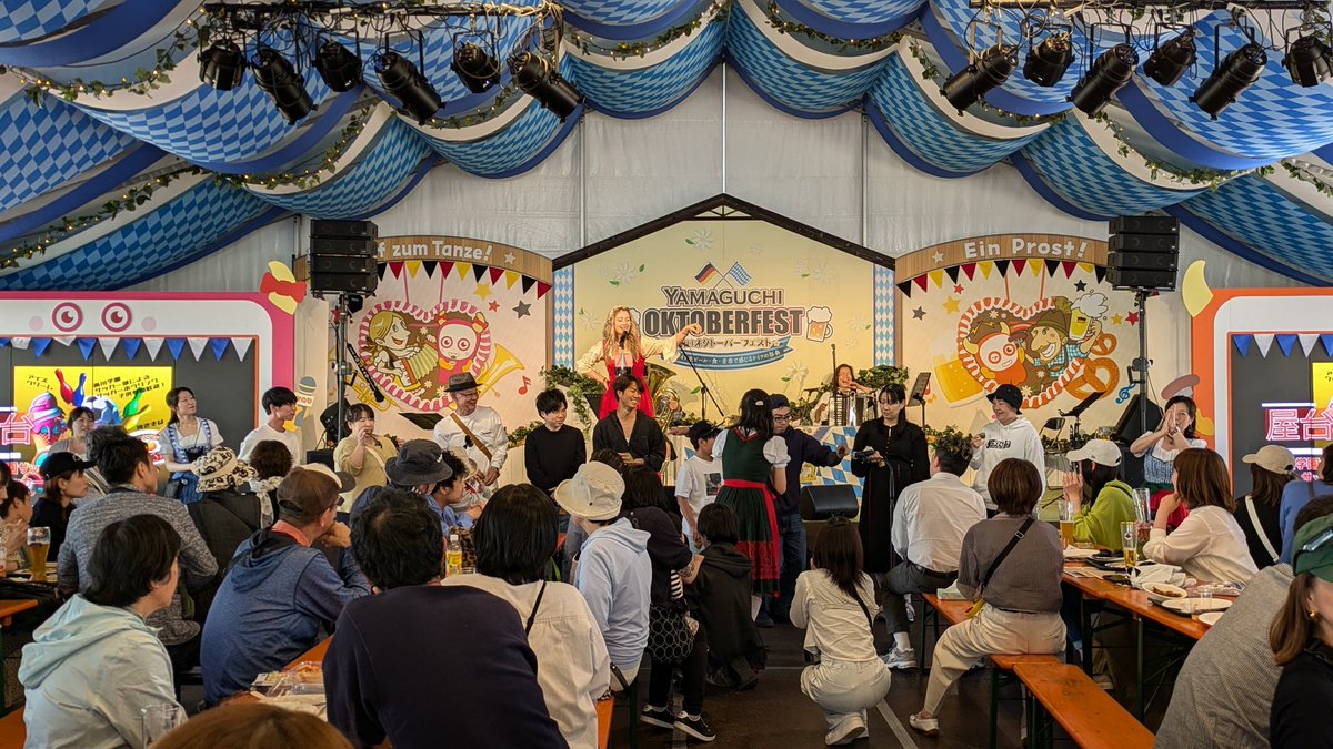 1日3回楽団による演奏を行っています！

皆さんのダンスしたり演奏したり盛り上がってます💃🔔