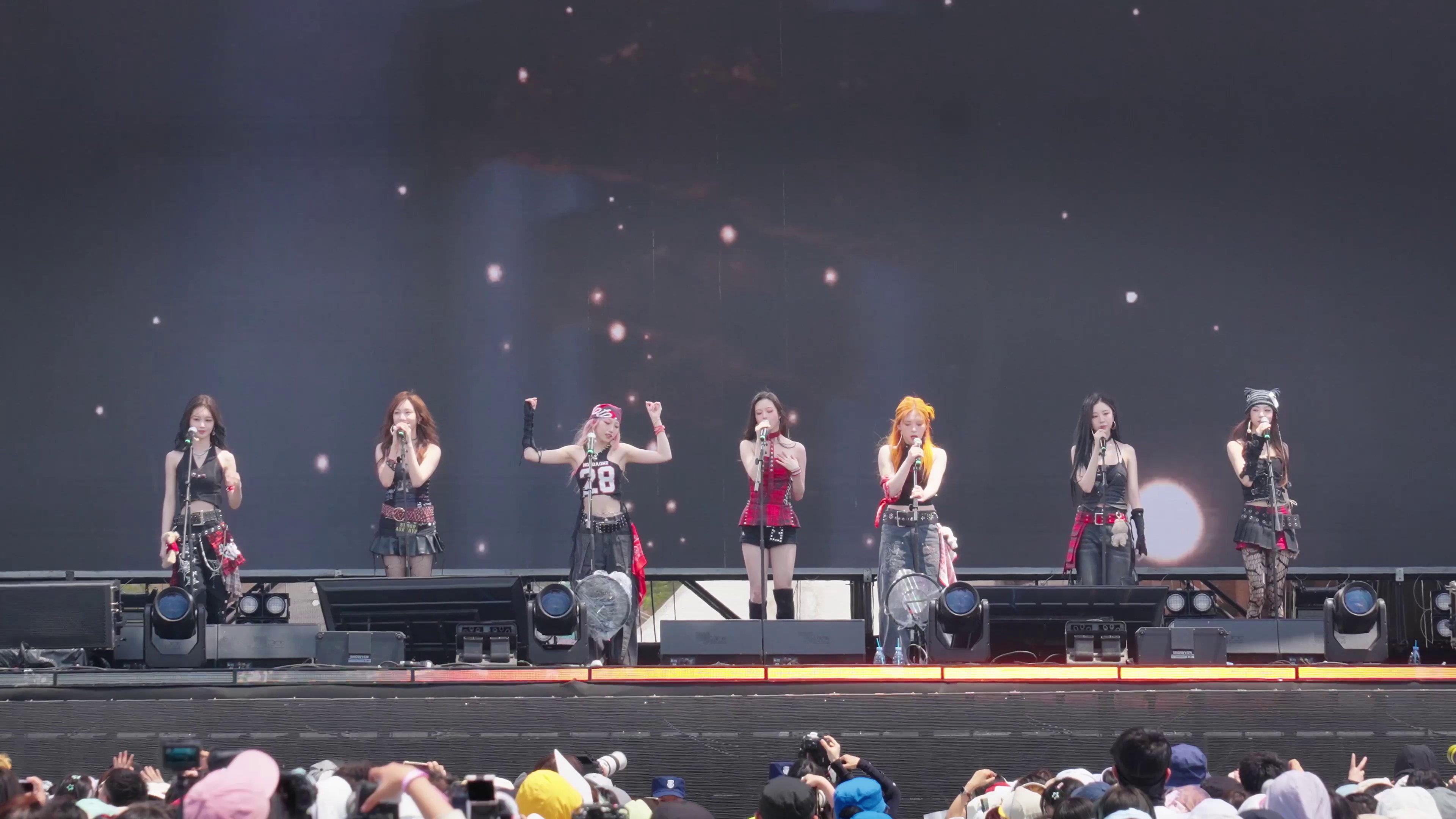 GqFR9MtaIAA7yTh?format=jpg&name=4096x4096