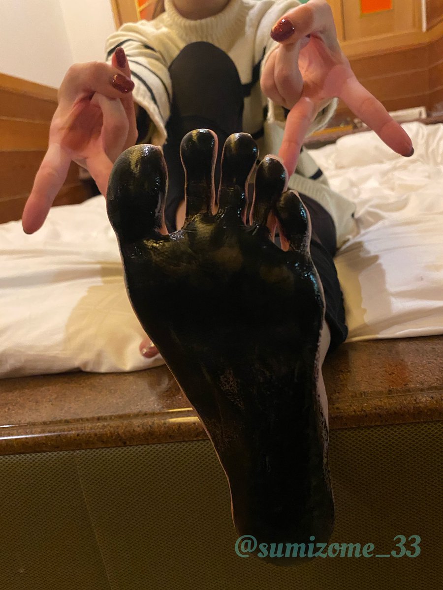 sumizome_33's tweet photo. 足拓する際に違う色もすごく素敵だけど、やっぱり自分は墨汁一択だなぁ😌
あの魅力に惹かれてからは変えれないや😂
#足拓
#墨汁
#足裏 https://t.co/np3hwPymcT