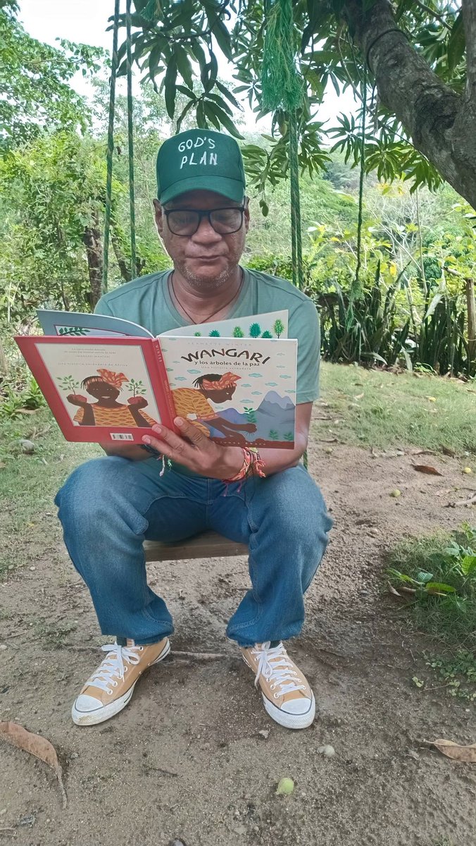 FMatarraton's tweet image. En la esquina de los cuentos en Zapato en mano construcción natural creando con los niños y niñas Guardianes del medio ambiente de Chorrera los #LibrosDeLaNaturaleza.

#LaPazSeTomaLaPalabra
#MedioAmbiente
#SoñarCreerCrear