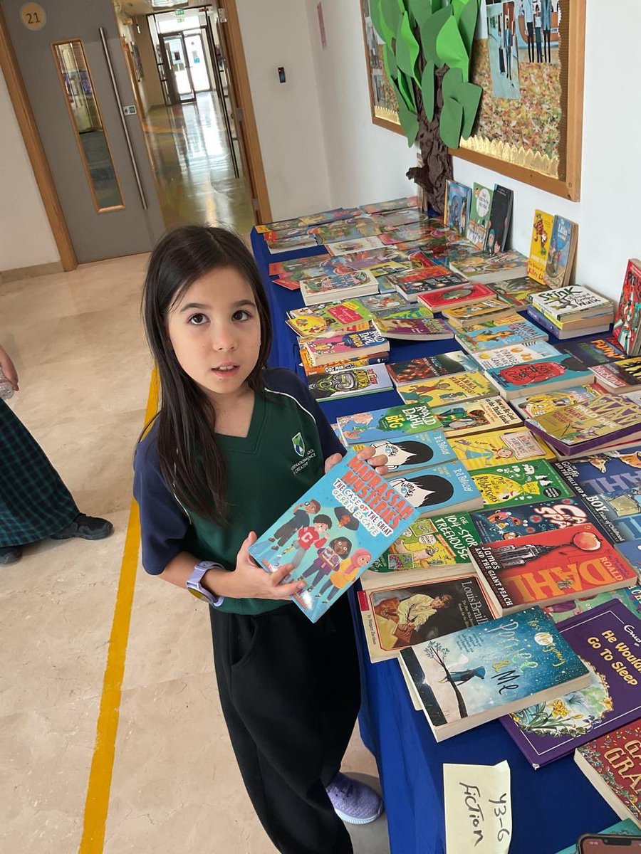 DubaiCares's tweet image. Big shoutout to the amazing students of the International School of Creative Science for raising funds to support our #StudentsforStudents initiative! 

Your generosity is giving children from low-income families the confidence and tools they need to start the school year strong.