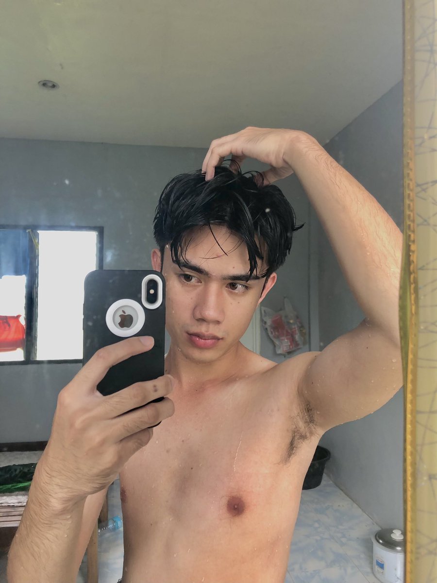 Pandaking_17's tweet photo. titknan o titikman ? 🧊 https://t.co/O7OrxhrIOi