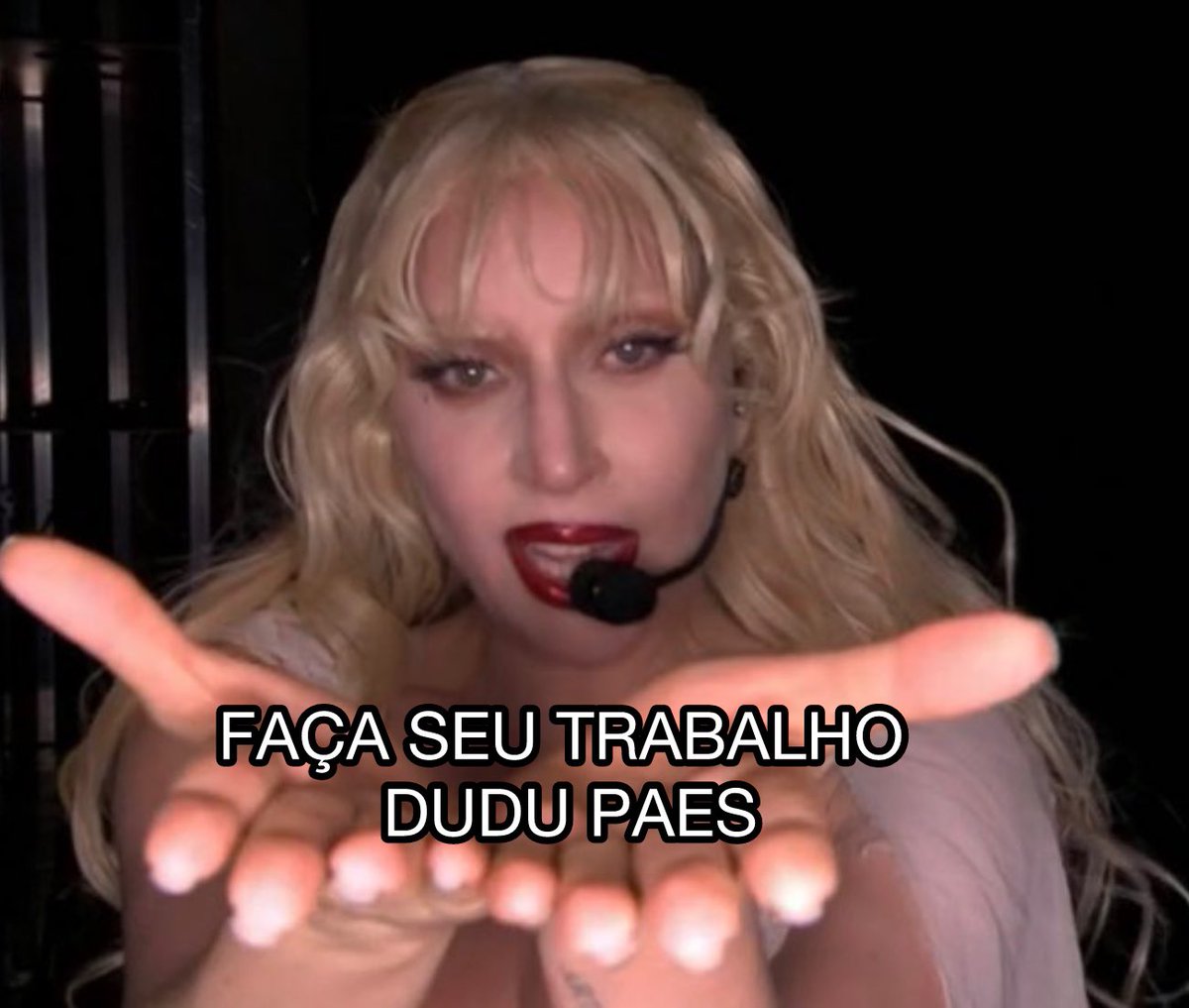 NazareAmarga's tweet photo. Não fui na Madonna
Não fui na Lady Gaga

Mas se botar, Rihanna, Beyoncé, Adele ou Coldplay, eu vou, nem que seja pra servir salgadinho no VIP https://t.co/jj4O9LnA3p