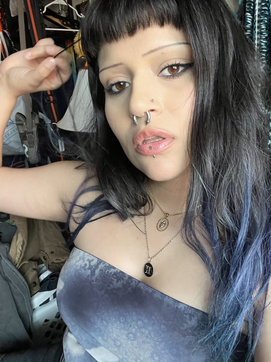 fakestgemini's tweet photo. >_< https://t.co/bc1tZuqvcw