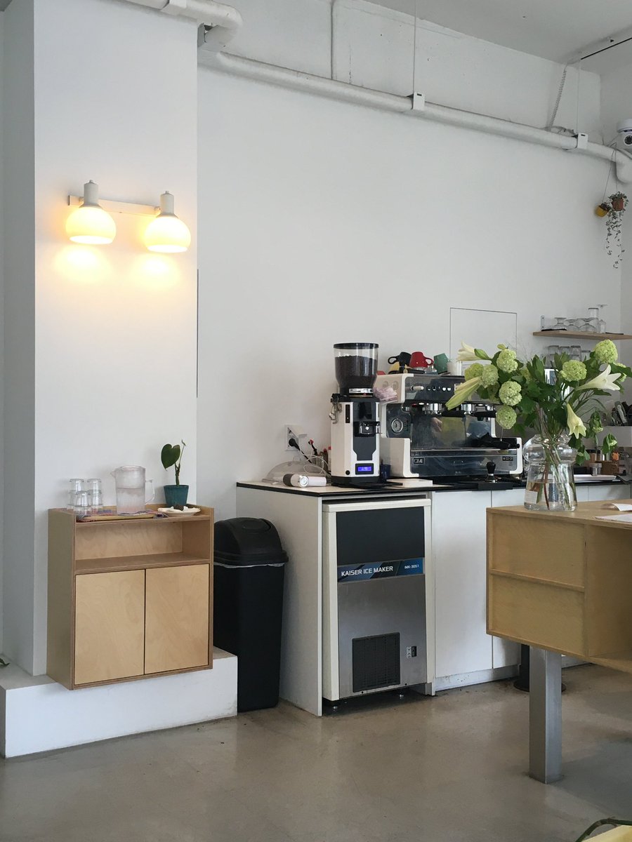 fromxummer's tweet image. 카푸치노 또 먹구 싶다☕️