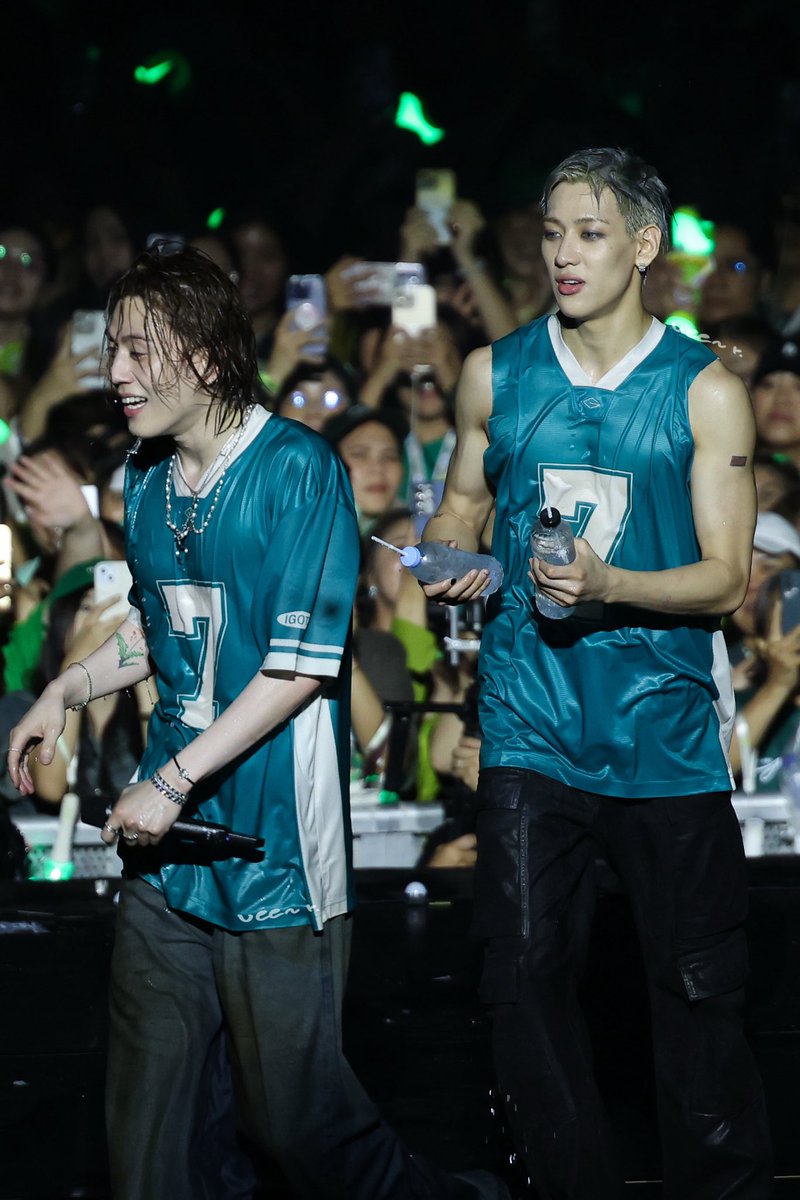 aveeporn's tweet photo. 250503 ลูกหมาตัวใหญ่ของพี่แบม 🐜🐍🐜🙏🏻

#แบมแบม #BAMBAM #뱀뱀 
#GOT7_NESTFEST 
#GOT7_NESTFESTinBKK_DAY2 
#GOT7_NESTFESTinBKK https://t.co/eW1nqQSPMA