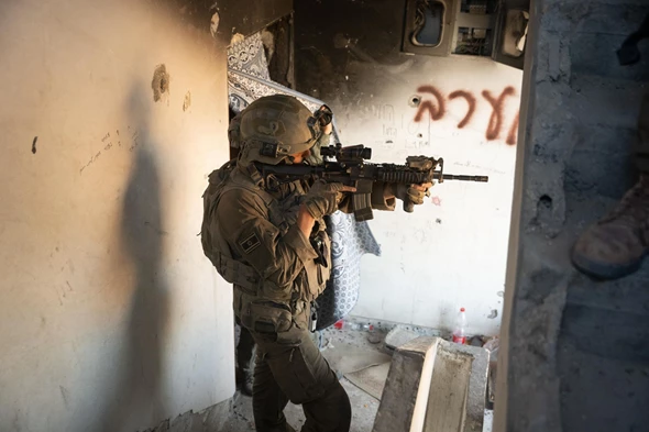 IDFsoldiergirl's tweet photo. #IDF forces will continue to operate against the #terrorist organizations in the #Gaza Strip to protect the civilians & residents of the Gaza envelope. #Israel #Hamas #IDFHeroes #GazaStrip #StandForIsrael https://t.co/MxtegP9T7s