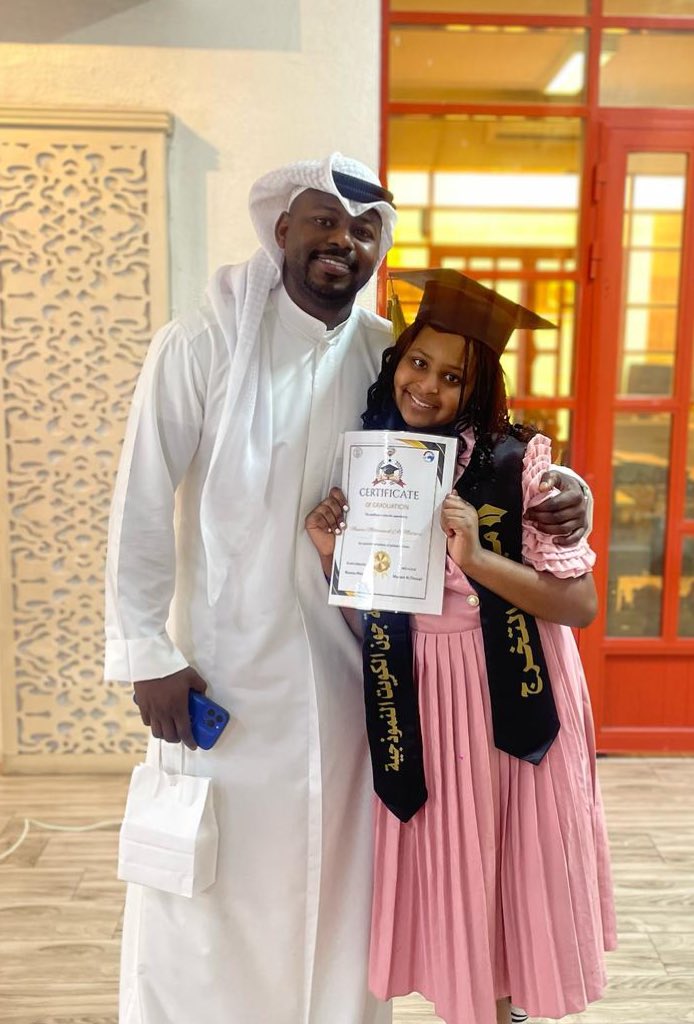 malmutteri67's tweet photo. الخريجة منيرة محمد المطيري الله يوفقج يا روح ابوج 🤍🎓 https://t.co/473Z6DXkR5