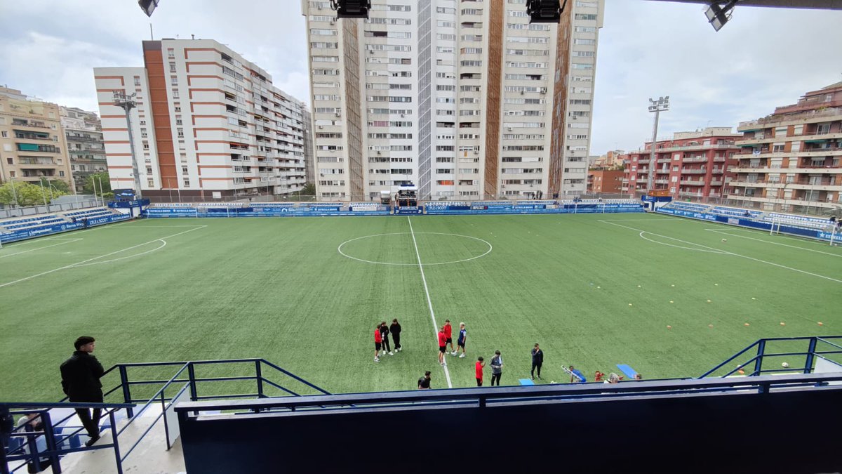 Tot a punt al Nou Sardenya <a href="/CEEuropa/">Club Esportiu Europa</a> - <a href="/RCDMallorcaBase/">RCD Mallorca Base</a> amb les veus d' <a href="/ericballe00/">Eric Ballester Navarro</a> i <a href="/tongarbe/">Toni García Bernardo</a>
📻 #89.1FM
