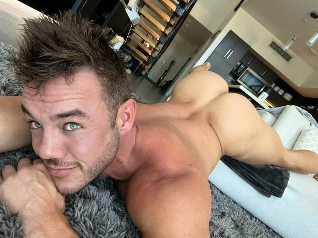 <a href="/Fitnessfreak_U/">KC Jaye</a> has a great ass!