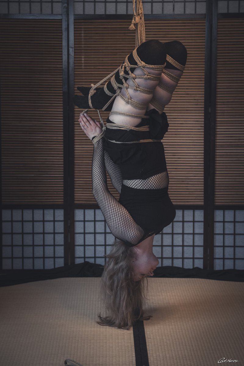 Upside down. (2025)
Stellt die Welt mal auf den Kopf; andere Perspektiven sind oft die Lösung. :) 

#perspektive #stuttgart #shibari #kinbaku #suspension #futomomo #catmason #rigger #ukete #ropeart #ropebunny #bondage #shibariart #romanticbondage #bondagefoto #loveshibari
