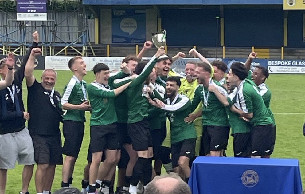 Cup Win for our First Team 🥳
Congratulations to players and coaches on a fantastic season!! 
🐊Up The Crox!! 🐊
💚🖤💚🏆💚🖤💚
