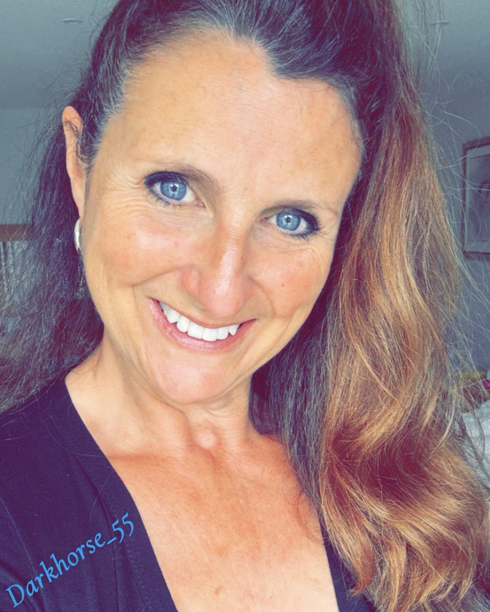 Good morning ☀️ 
Be the reason someone smiles today…😊 choose kindness, choose effort, choose love. 💛