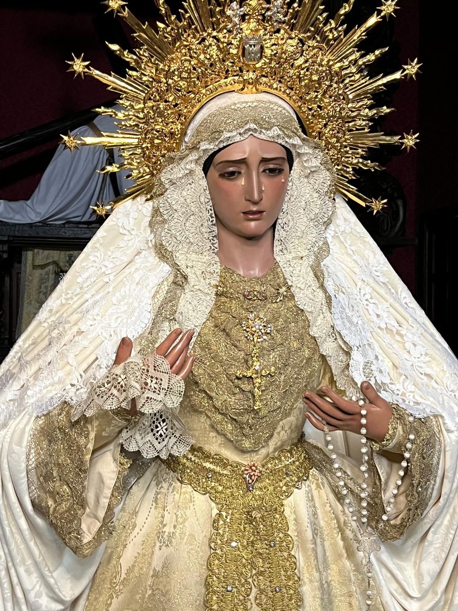 “Que tu misericordia, Señor, venga sobre nosotros, como lo esperamos de ti”. 
El 1° domingo de mayo celebramos el día de las madres.
Felicitamos a todas las madres, y en especial a las que ya gozan de la presencia de Ntro. Padre Jesús de las Tres Caídas y su Madre de la Amargura.