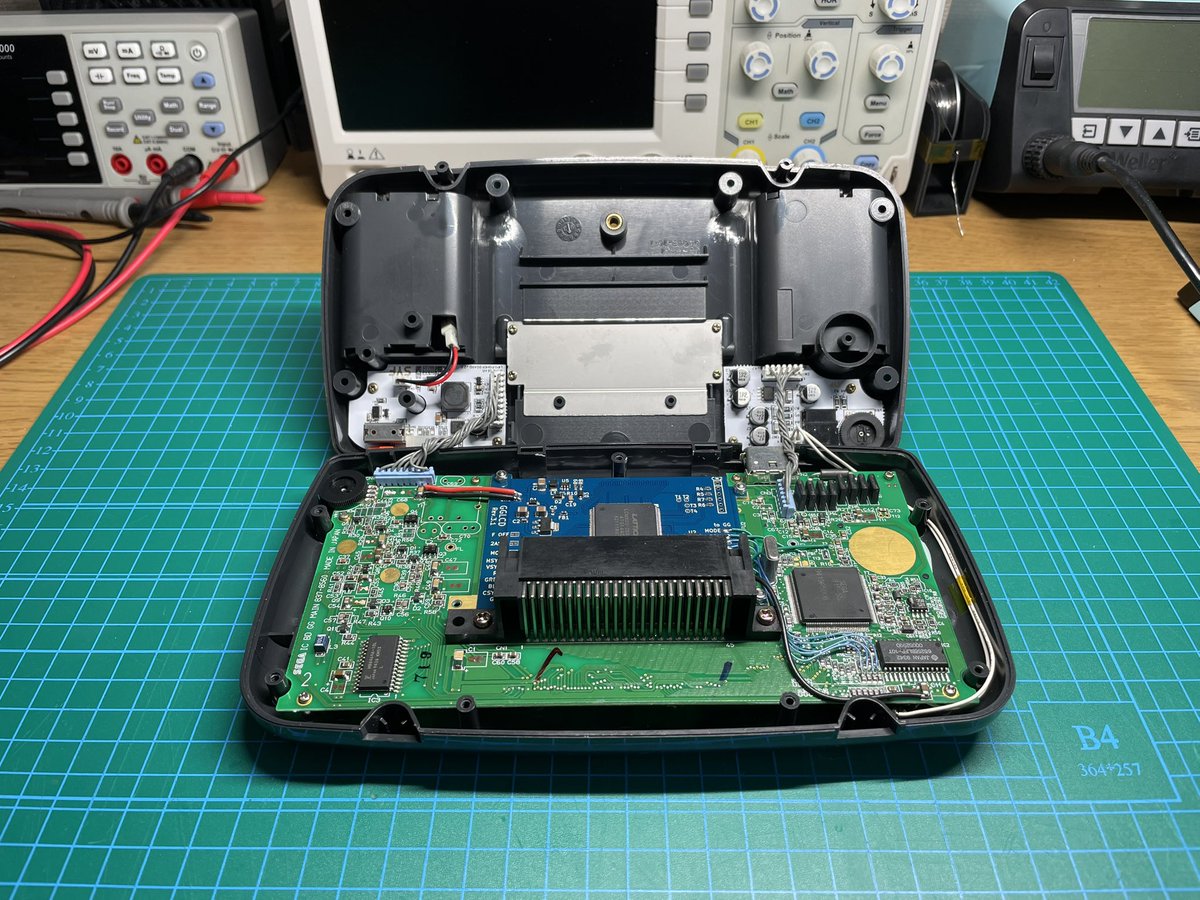 yu100s's tweet image. GGLCD Rev 3.1を純正Mainboardに組込。LCDはAli調達品の093。サブ基板はSYFで

#gamegear
#gglcd