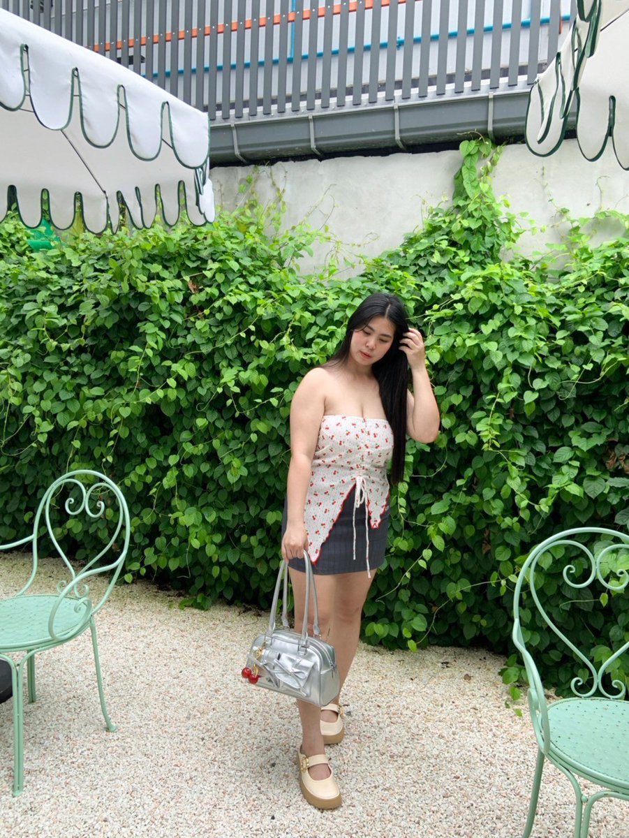 อยากได้ ผญ.1คน ผิวออกขาวหรือขาวๆ ไม่ผอมมากหรืออวบๆ อยากให้มาช่วยเราหน่อย คนเดียวไม่ไหวจริงๆ หรือถ้าอยาก1-1กับแฟนเรา บอกตรงๆได้เลย เราโอเค ทักแชทส่งรูปแนะนำตัวมาได้ค่ะ เดี๋ยวส่งรูปแฟนให้ดู แต่ว่าหล่ออยู่นะ ผิวกลางๆ สะอาดขนน้อย ตัวหอมม๊ากก