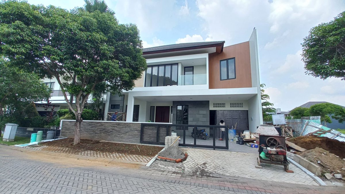 Free konsul &amp; bisa langsung survey untuk wilayah Jawa Timur, khususnya di Kota Surabaya. Barangkali ada yang butuh Jasa arsitek / Kontraktor / kedua nya. berpengalaman selama 13 tahun dan amanah, harga masuk akal dan kualitas bagus sesuai harga. Ini contoh hasil kerja terbaru nya