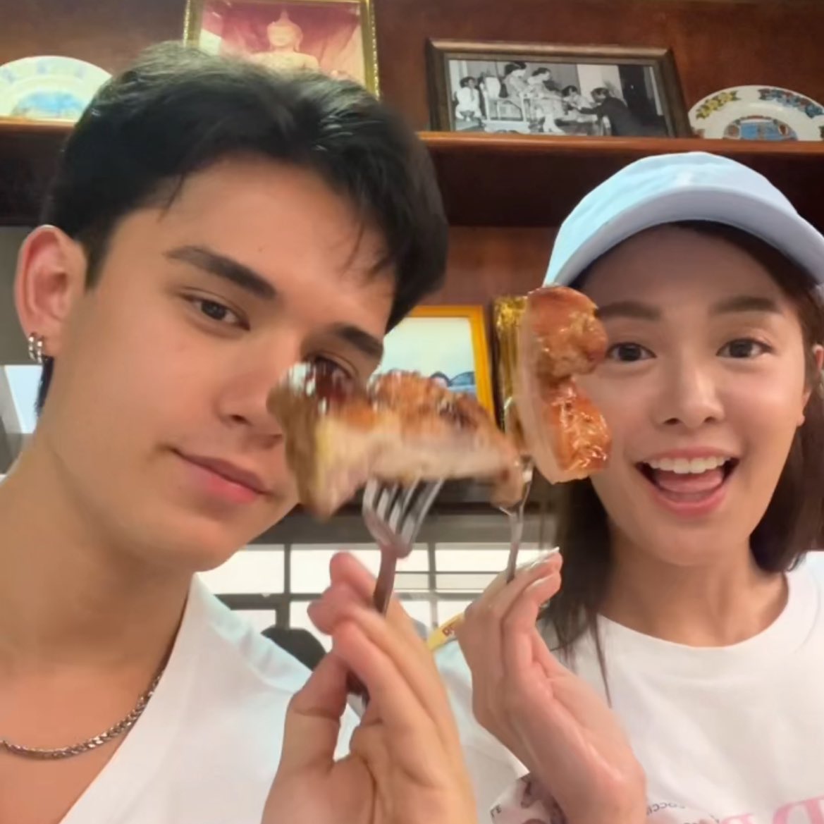 inyourlovera's tweet photo. ผมไม่รู้จะใช้ชีวิตต่อไปยังไง มันมีแต่ความหลอกลวง ไหนว่าไก่ย่างไม่หวาน หวานมากด้วยซ้ำ😭🫵🏻🤍

  #เทศน์อุ้ม #TateOom  ₊˚ʚ https://t.co/ESlzb5n7TM