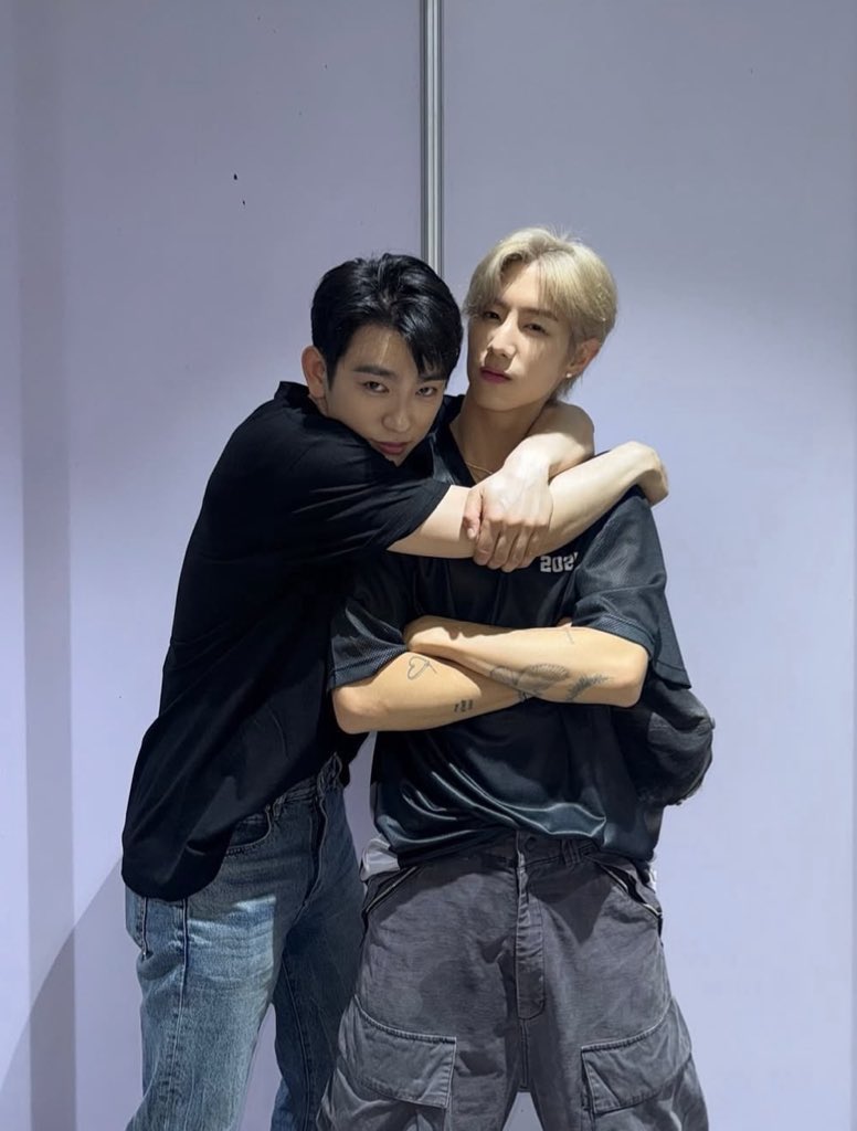 ℬ𝑒 ℳ𝓎 ℳ𝓊𝓈𝑒 🐰🍑 tweet media