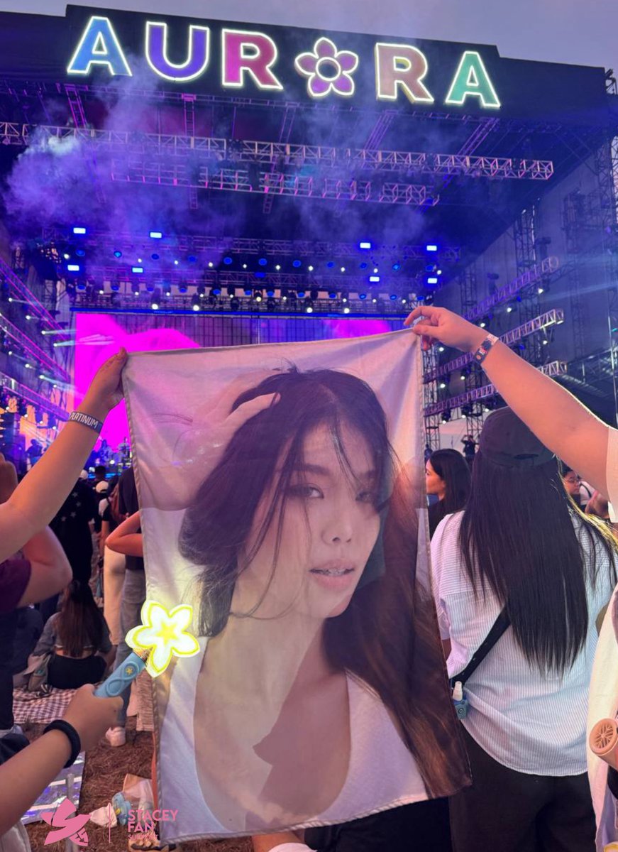 Stacey Cloth Banner for Day 1 🫣😱🤭 
We hope everyone enjoyed yesterday po kahit na umulan! And stay safe for Day 2!! 

BINI AURORA FEST DAY 1
#BINIatAuroraMusicFest2025 #BINI