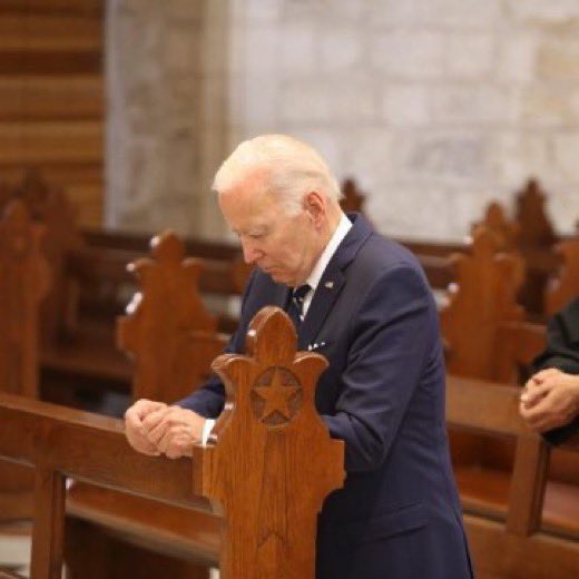 JeanEricBranaa's tweet image. La dégradation de la fonction présidentielle, ce n'est pas la faute de Biden !
#AvantAprès