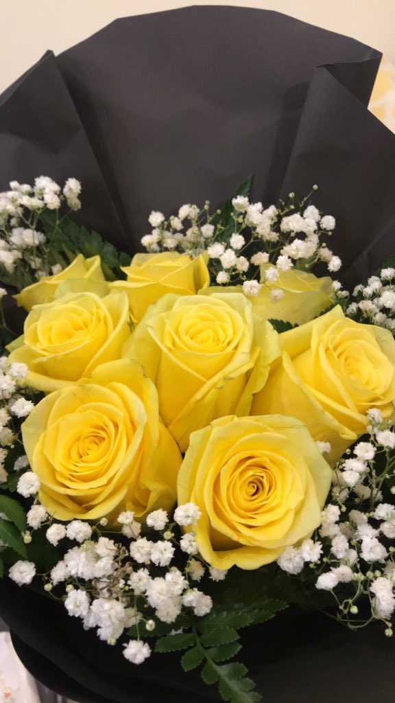 ﺛﺮﻭﺓ ﺍﻹﻧﺴﺎﻥ ﻫﻲ عمله الصالح ثم  ﺣﺐ ﺍﻵﺧﺮﻳﻦ.
اﻟﺤﻴﺎﺓ ﻗﺎﺳﻴﺔ ، ﻭﻟﻜﻦ ﺗﻠﻴﻨﻬﺎ ﺍﻷﺧﻮﺓ ﻭﺍﻟﺼﺪﺍﻗﺔ، ﻭﺍﻟﻤﺤﺒﺔ ، ﻭﺻﻔﺎﺀ ﺍﻟﻨﻔﻮﺱ.
ﻓﺒﻌﺾ ﺍﻷﺷﺨﺎﺹ ﻭﻃﻦ!
ﻳﺠﻌﻠﻮﻧﻚ ﺗﻜﺘﻔﻲ ﺑﻬﻢ ﻋﻦ ﻛﻞ ﺍﻟﺒﺸﺮ!