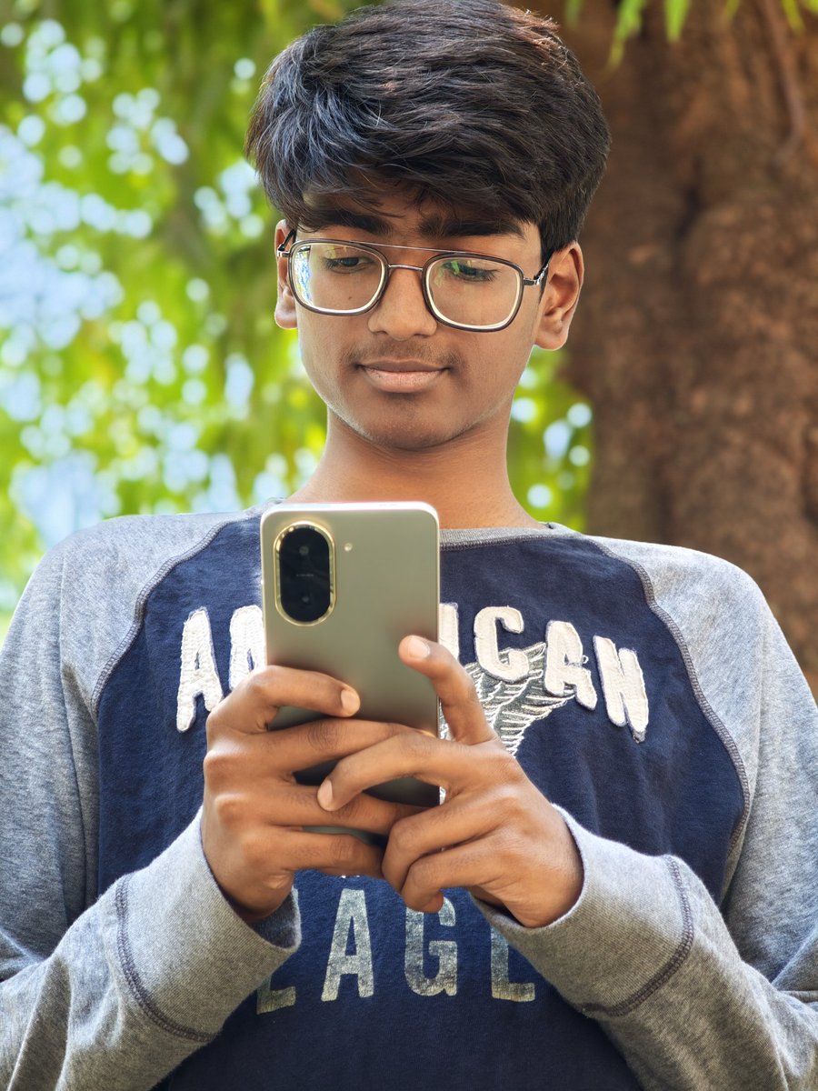 XFCBelagavi's tweet image. From first impressions to lasting connections – the #RedmiA5 &amp;amp; #RedmiWatchMove meet was a blast! Here's to more power in your hands and on your wrists.
@atytse  @mathursudhin @s_anuj @gautmeluv @sandeep9sarma @Huilgol @pixelwithme @XiaomiIndia