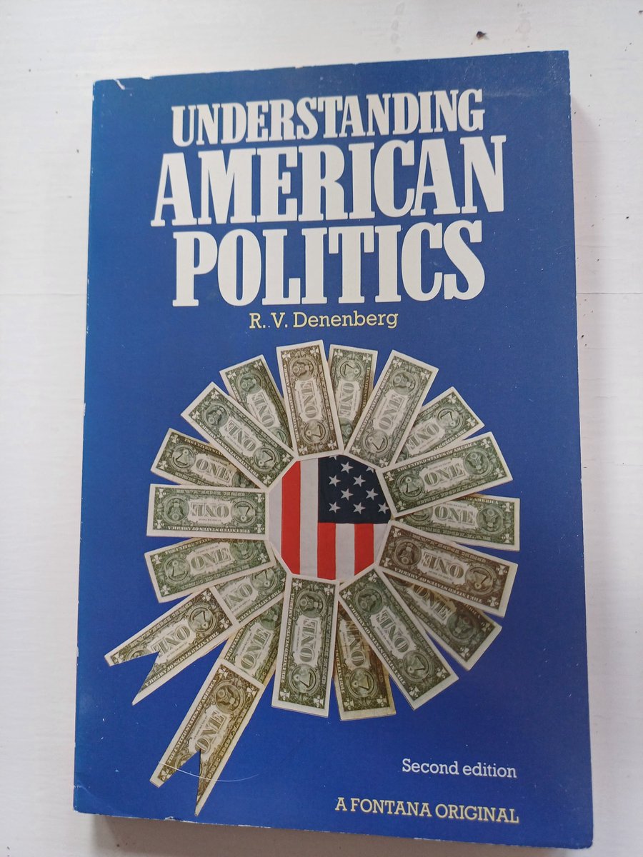 Hittade en gammal lärobok i bokhyllan. Det känns som att även grunderna i boken har blivit grundligt överspelade på sista tiden...