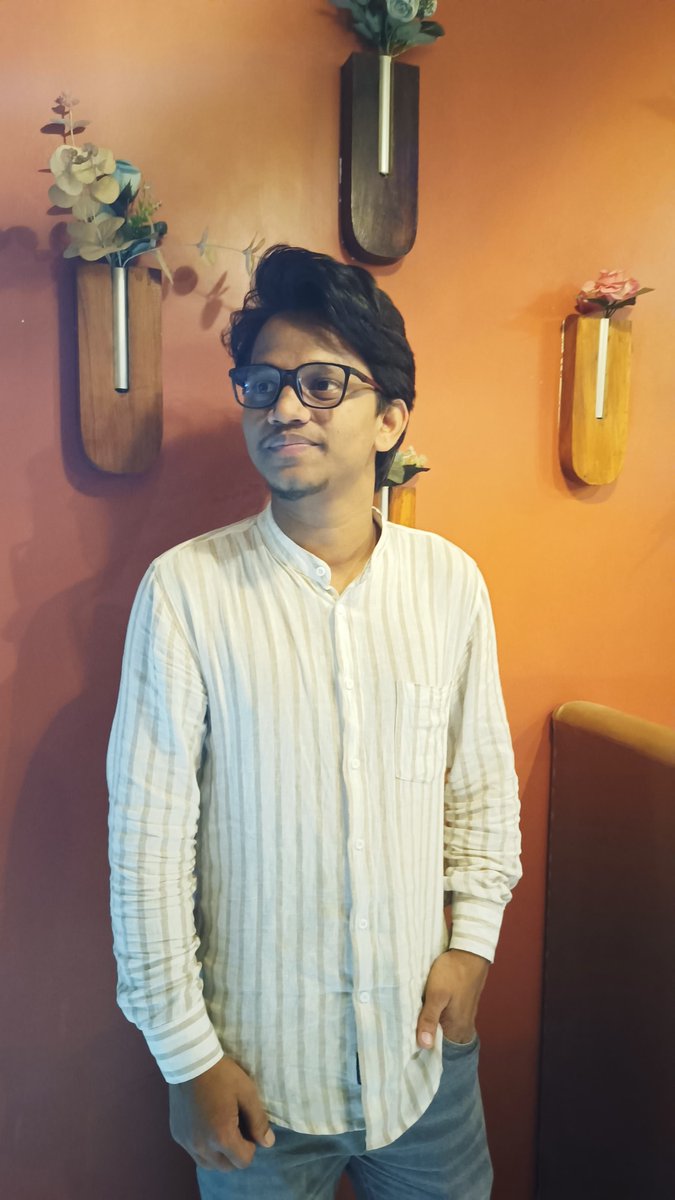 suhelmia895's tweet image. 🌿 Weekends are all about recharging — and for me, that often means stepping out to a cozy restaurant 🍽️. 

 → There’s something refreshing about good food, a calm ambiance, and a little change of scenery.

 → Taking this small break helps me clear my mind, spark new ideas 💡