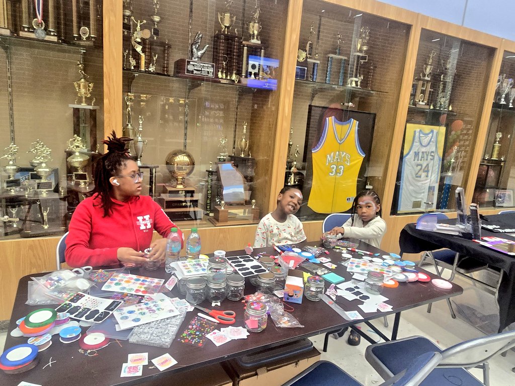 Michelle Byrdsong M.Ed, MSW (@mssongbyrd2) on Twitter photo We had an incredible time collaborating on the first Silence the Shame Field Day. From face painting and line dancing to field day activities and mental health resources, everything came together to make this event truly AMAYSing 💙💛
<a href="/APSMaysRaiders/">APS Mays Raiders</a>
<a href="/BEMaysPRIDE/">Dr. Ramon Garner</a>
<a href="/apsupdate/">ATL Public Schools</a> We had an incredible time collaborating on the first Silence the Shame Field Day. From face painting and line dancing to field day activities and mental health resources, everything came together to make this event truly AMAYSing 💙💛
<a href="/APSMaysRaiders/">APS Mays Raiders</a>
<a href="/BEMaysPRIDE/">Dr. Ramon Garner</a>
<a href="/apsupdate/">ATL Public Schools</a>